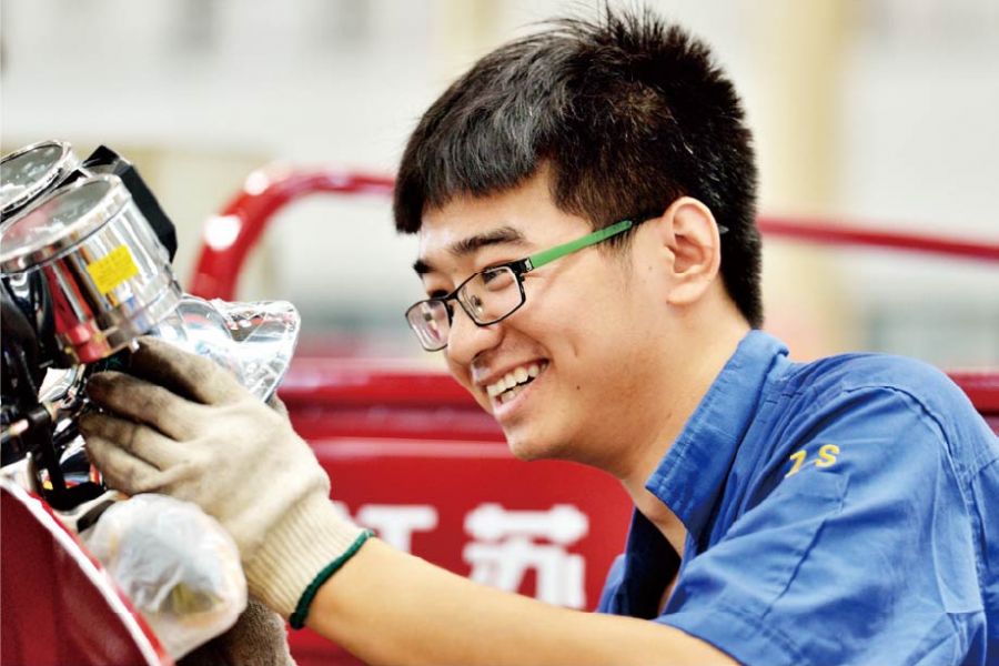 青年團員奉獻在崗位，樂在其中